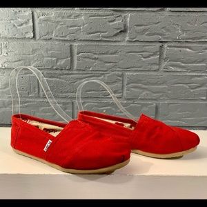 Toms Classic Canvas Slip Ons